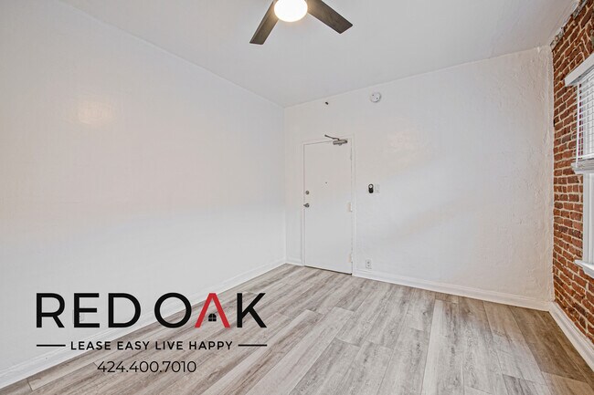 Foto del edificio - ONE MONTH FREE! Cozy and Bright Studio wit...