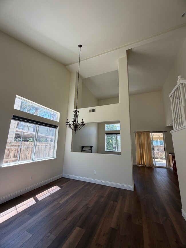 First floor - 2988 Kennsington Ct