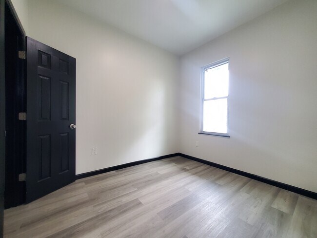 Unit 2 - 82 Orient Ave