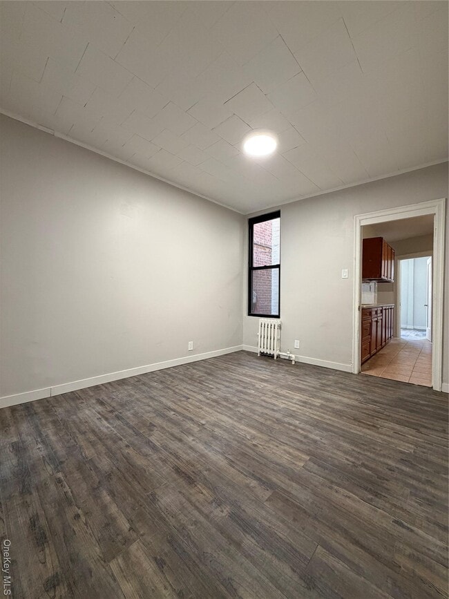 Foto del edificio - 43-13 25th Ave