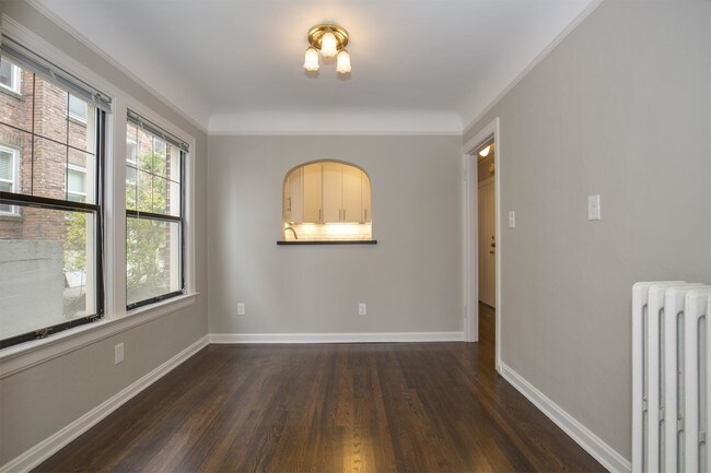 Building Photo - 308 Lee St