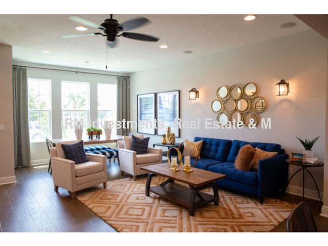 Foto del edificio - 2 bed 2.5 bath townhome 2 car garage