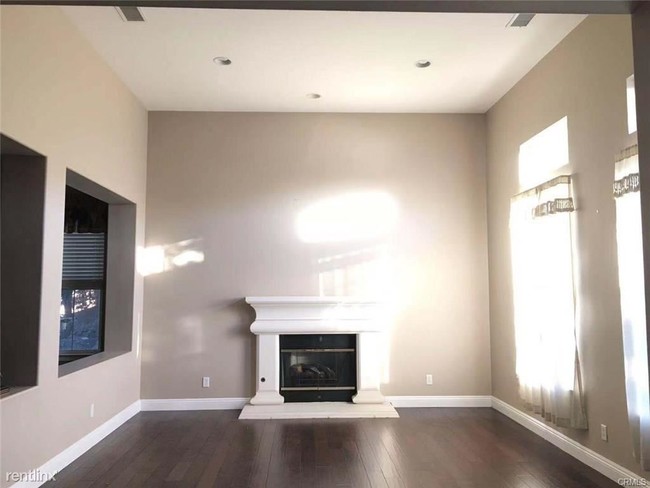Building Photo - 4 br, 4 bath House - 2941 E Hillside Dr