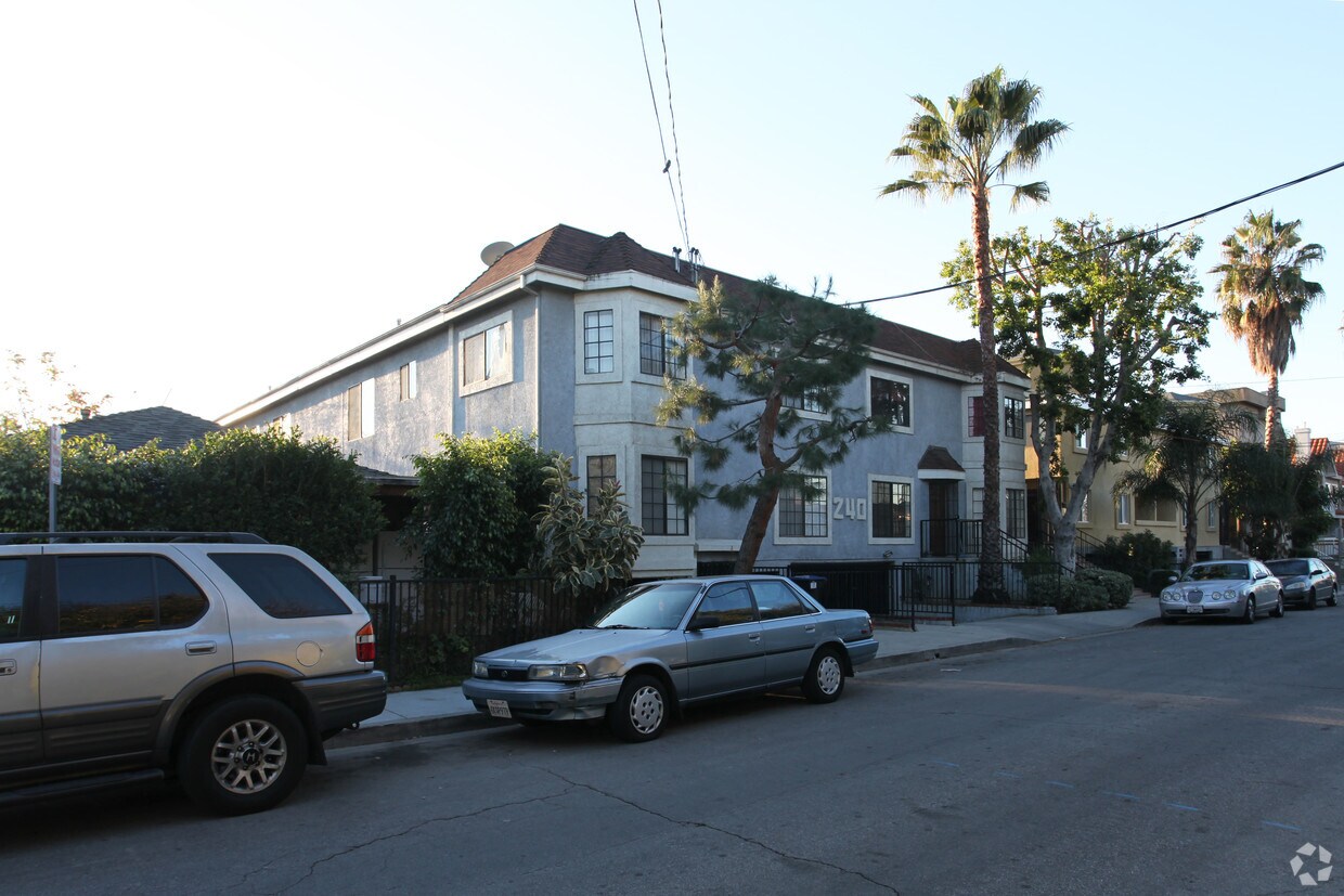 Primary Photo - 240 W Spazier Ave