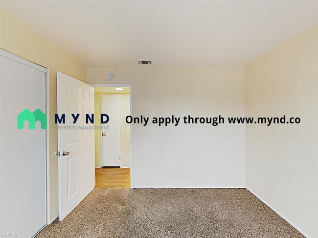 Building Photo - 4930 College Oak Dr