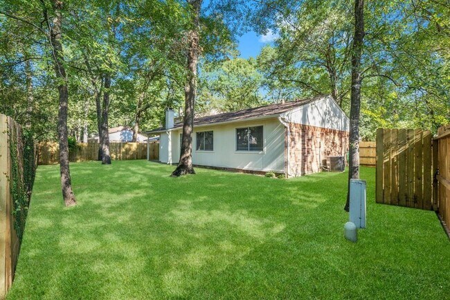 Building Photo - 22 S Woodstock Cir Dr