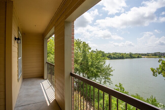 1BR, 1BA - 749SF - Breakers at Windmill Lakes