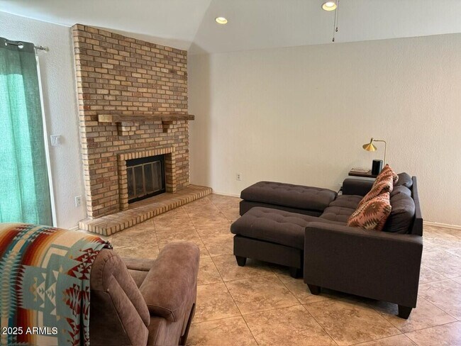 Foto del edificio - 15407 S 38th St