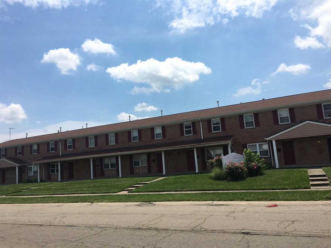Primary Photo - 2131 Roosevelt Ave