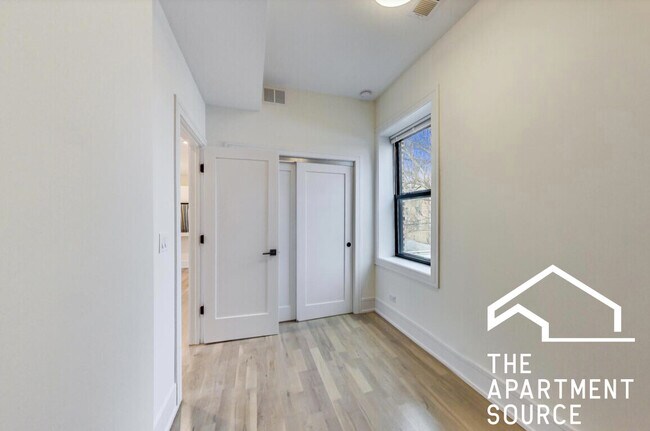 Foto del edificio - 2551 W Hirsch St