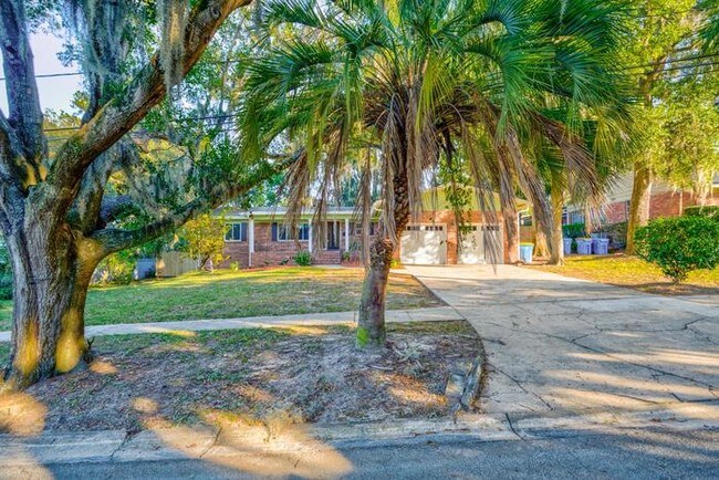 Foto del edificio - 4119 Bess Rd