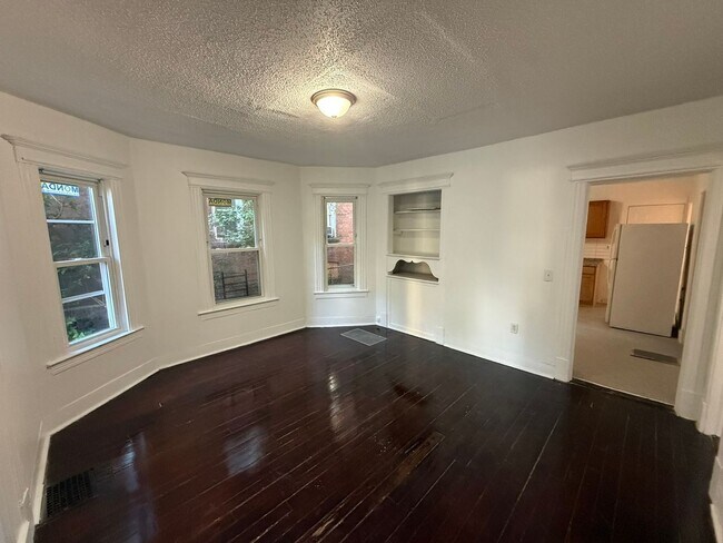 Building Photo - 122-124-124 Shultas Pl