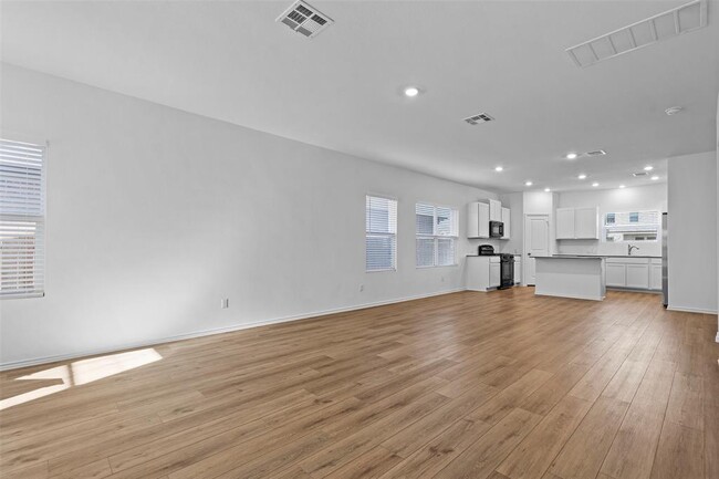 Building Photo - 105 Allegro Dr