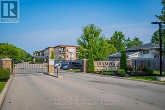 Building Photo - 4644 Pettit Ave