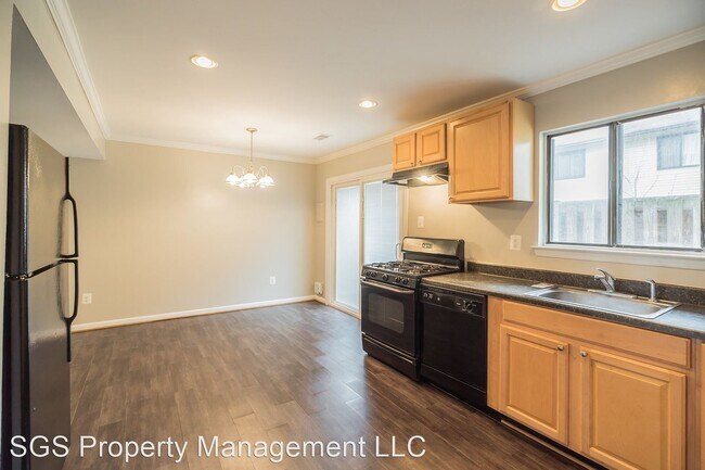 Building Photo - 3 br, 1.5 bath House - 8402 Fuerte Ct #143