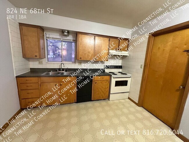 Foto del edificio - 824 NE 68th St