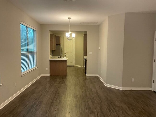 Building Photo - 179 Holly St