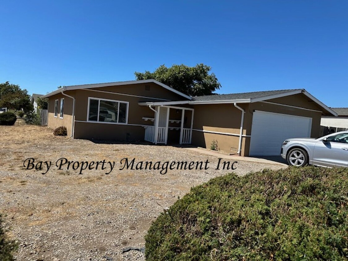 Primary Photo - Rent Reduced! Newly remodeled home in Nort...