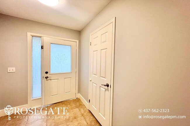 Building Photo - Elegant 4-Bed 2.5-Bath Townhouse with 2,00...