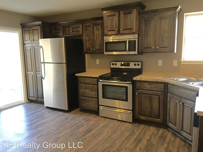 Building Photo - 2 br, 2 bath House - 209 E Plum St