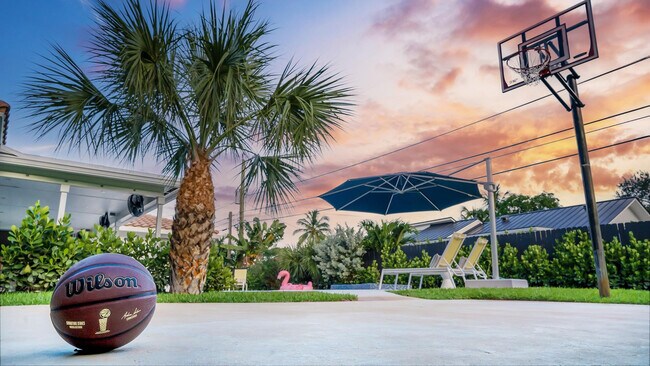 Foto del edificio - 518 Sunshine Dr