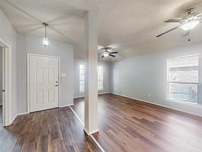 Building Photo - Welcome to this charming single-story 4-be...
