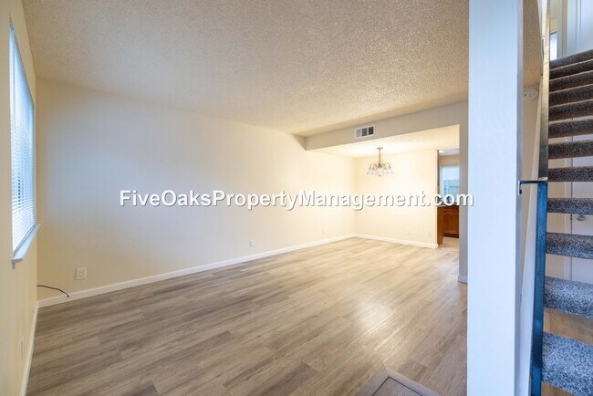 Building Photo - 5824 Shadow Creek Dr