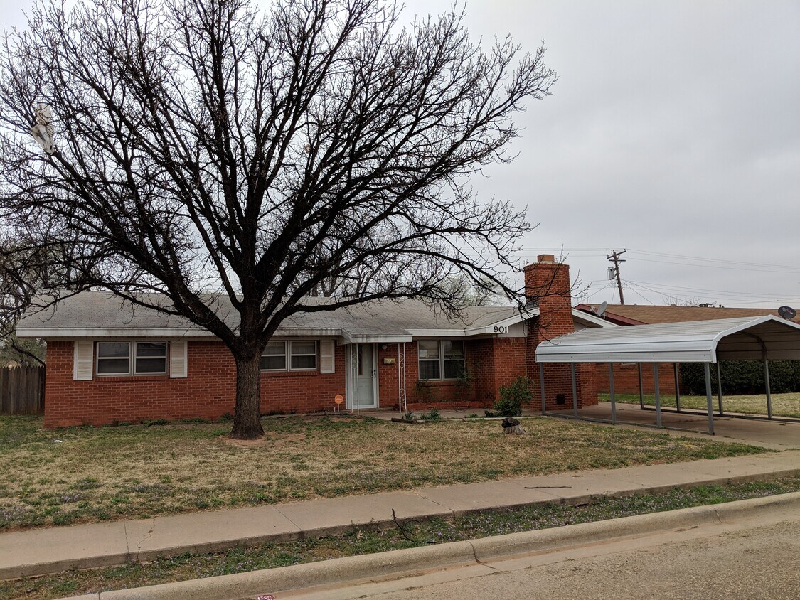 901 S Pecos Dr, Brownfield, TX 79316 House Rental in Brownfield, TX