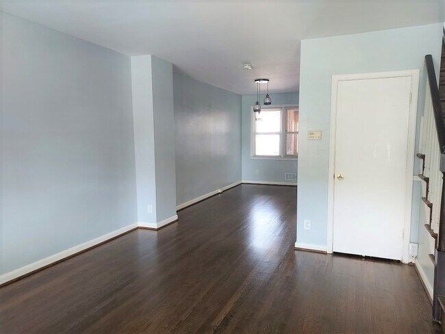 Foto del edificio - 2242 Graythorn Rd