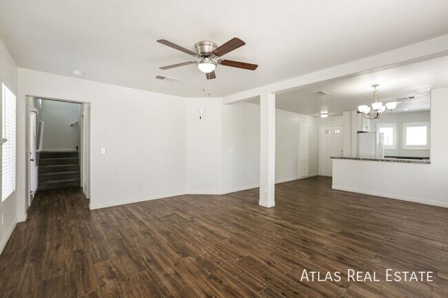 Foto del edificio - STUNNING 3-Bedroom in Gated Community with...
