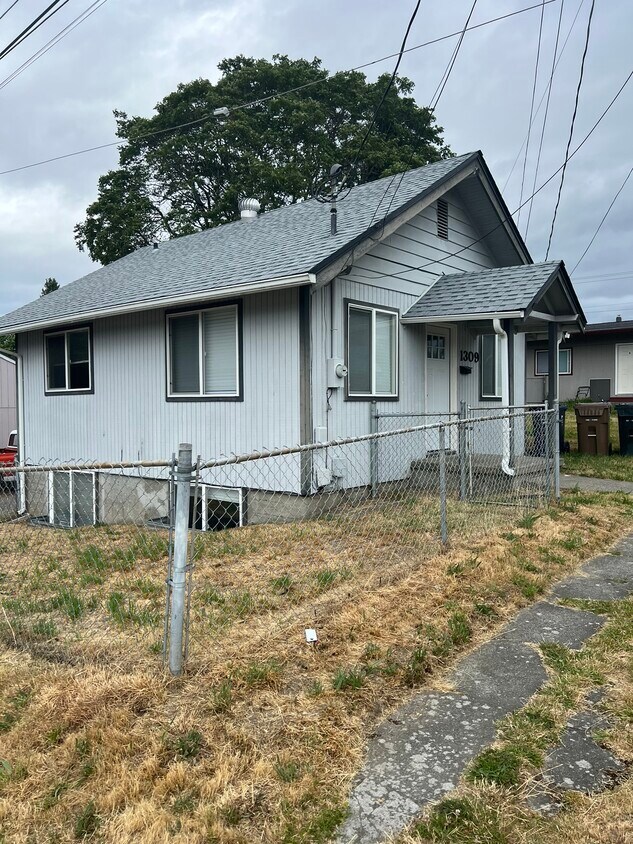 Primary Photo - 1309 S 43rd St