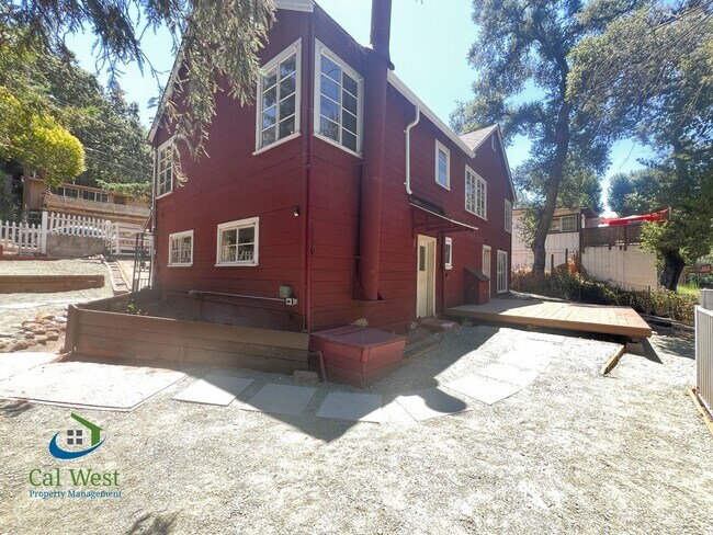 Foto del edificio - $3,295 - Beautiful 3 BD/1.5 BA Home in Old...