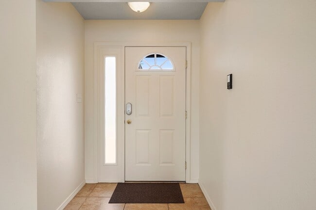 Building Photo - 270 Littler Dr SE