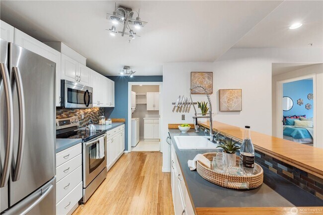 Foto del edificio - 3221 SW Avalon Way