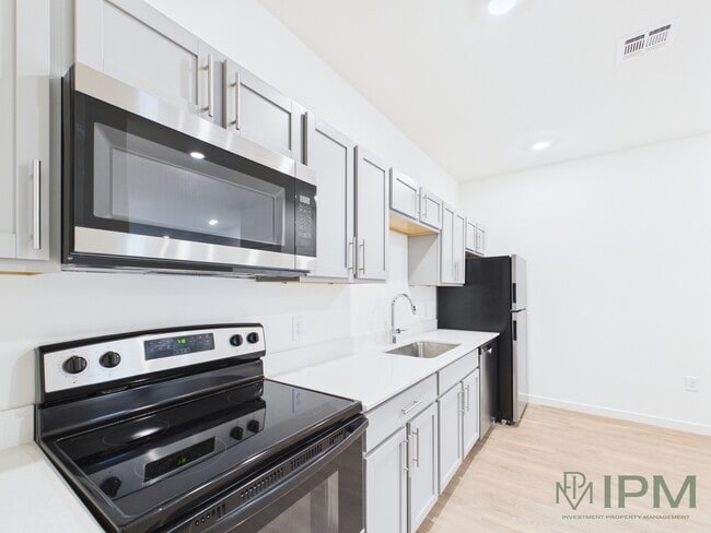 Building Photo - Luxury Style Apartments Located in York Suburban School District