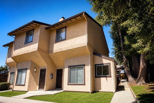 Entry to unit 9 and 11 - Sequoia Townhouses