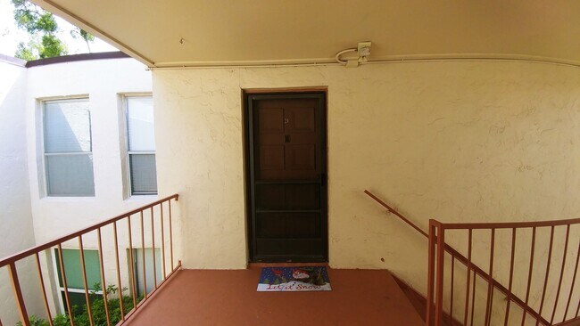 Foto del edificio - 518 Orange Dr