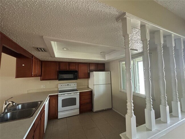 Foto del edificio - 2220 Bancroft Cir S