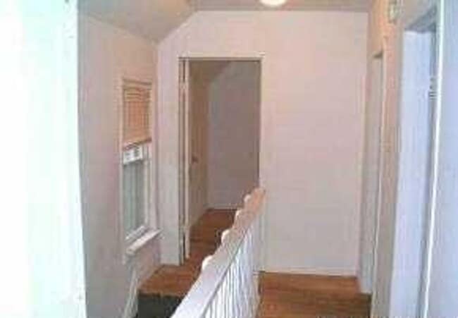 Building Photo - 410 Congress St