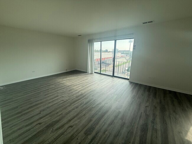Foto del edificio - 2310 N Harlem Ave