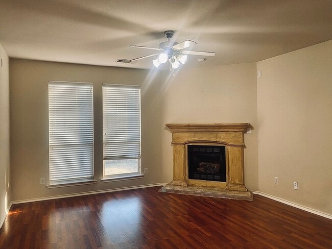 Foto del edificio - Gorgeous 3-Bedroom Home in Marine Creek Ra...