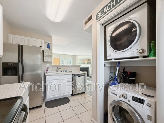 Foto del edificio - 910 Mediterranean Ave