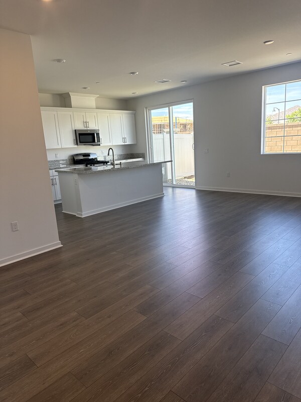 Building Photo - 32670 Ventura Ln
