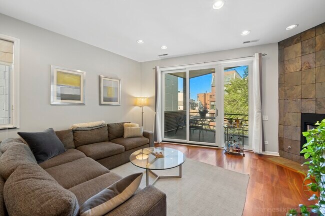 Foto del edificio - 944 N Honore St