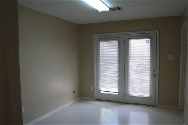 Building Photo - 2424 1/2 Brun St