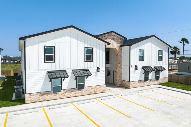 Main Entrance - 716 Ragland Road