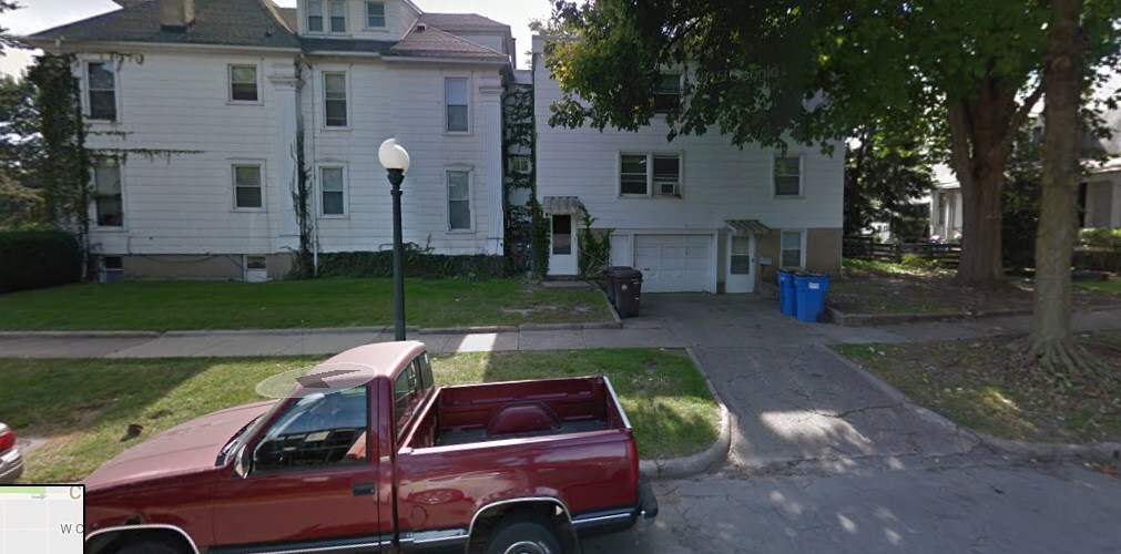 Primary Photo - 203 S Elm St