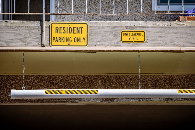 Building Photo - Bayview Apartments