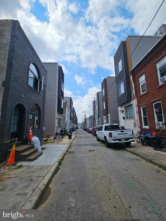 Foto del edificio - 1856 N Marston St