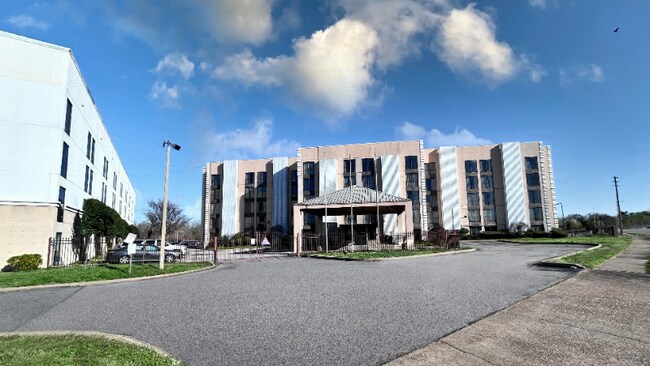 Foto del edificio - 2715 Cherry Rd